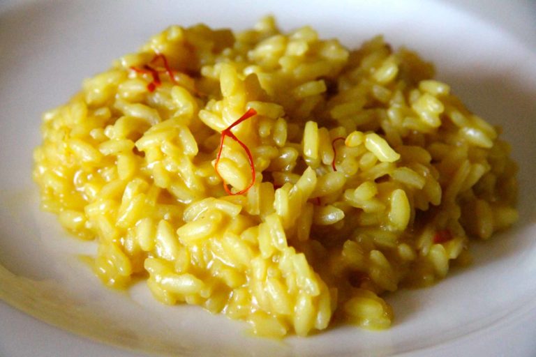 Risotto allo zafferano. La classifica dei migliori ristoranti di Milano