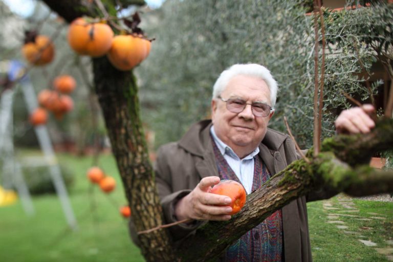 È morto Giacomo Tachis, inventore dei vini supertuscan famosi nel mondo