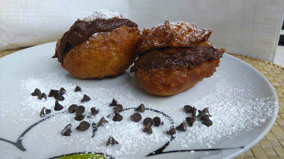 frittelle vegane con crema veghella