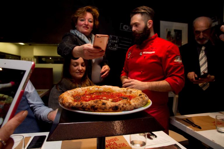 Pizza. Vincenzo Capuano da Napoli a Las Vegas con un impasto alla prova dei food blogger