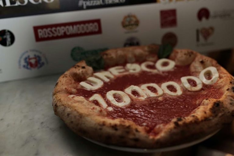 Pizza Unesco: 1 milione di firme festeggiate a Napoli