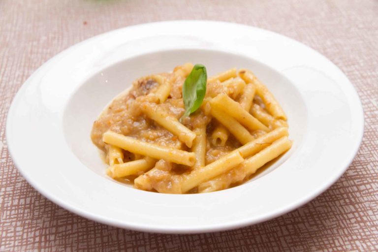 Napoli. La Locanda del Cerriglio, che vi incanta con la sua storia e la cucina casalinga