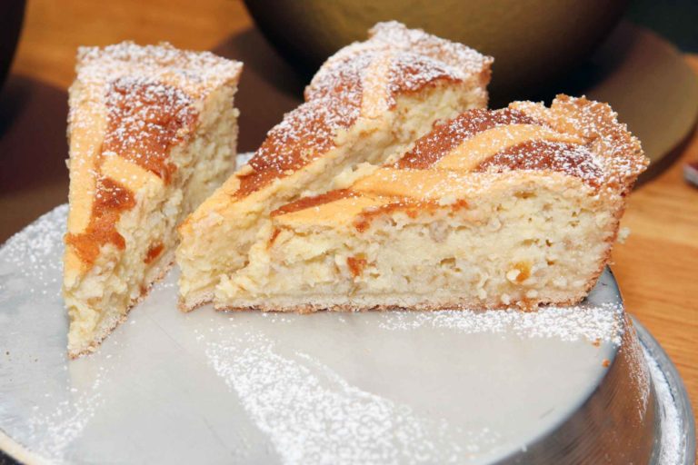 La ricetta della pastiera umida come tradizione comanda