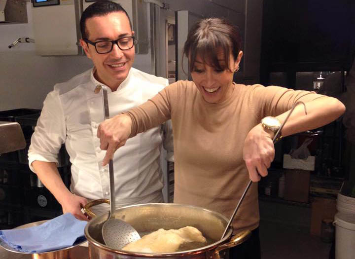 Gino Sorbillo sdogana definitivamente la pizza fritta con Benedetta Parodi