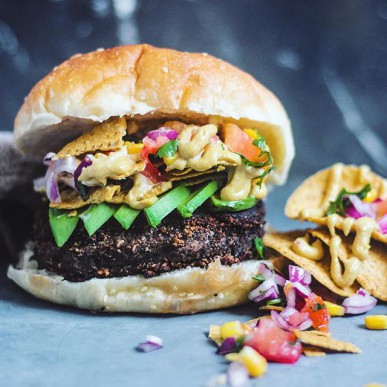 Nacho hamburger vegano