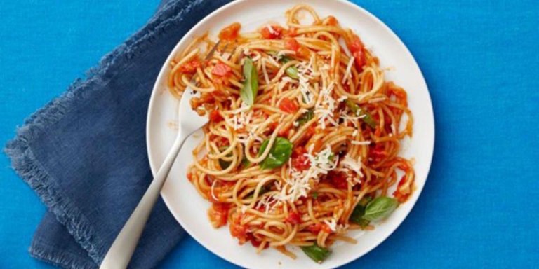 Video. La ricetta degli spaghetti alla marinara è peggio della carbonara