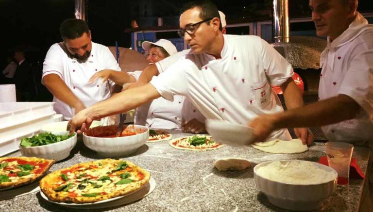 Ciao Napoli. La pizza regina della festa finale di Dolce&#038;Gabbana