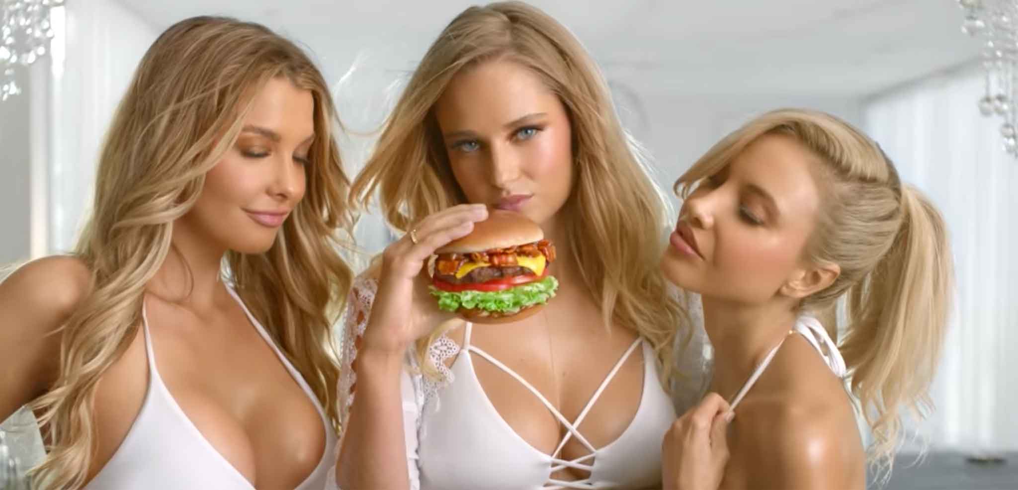 Sexy hamburger. Lo spot del bacon con Emily Sears, Genevieve Morton e Elena Belle