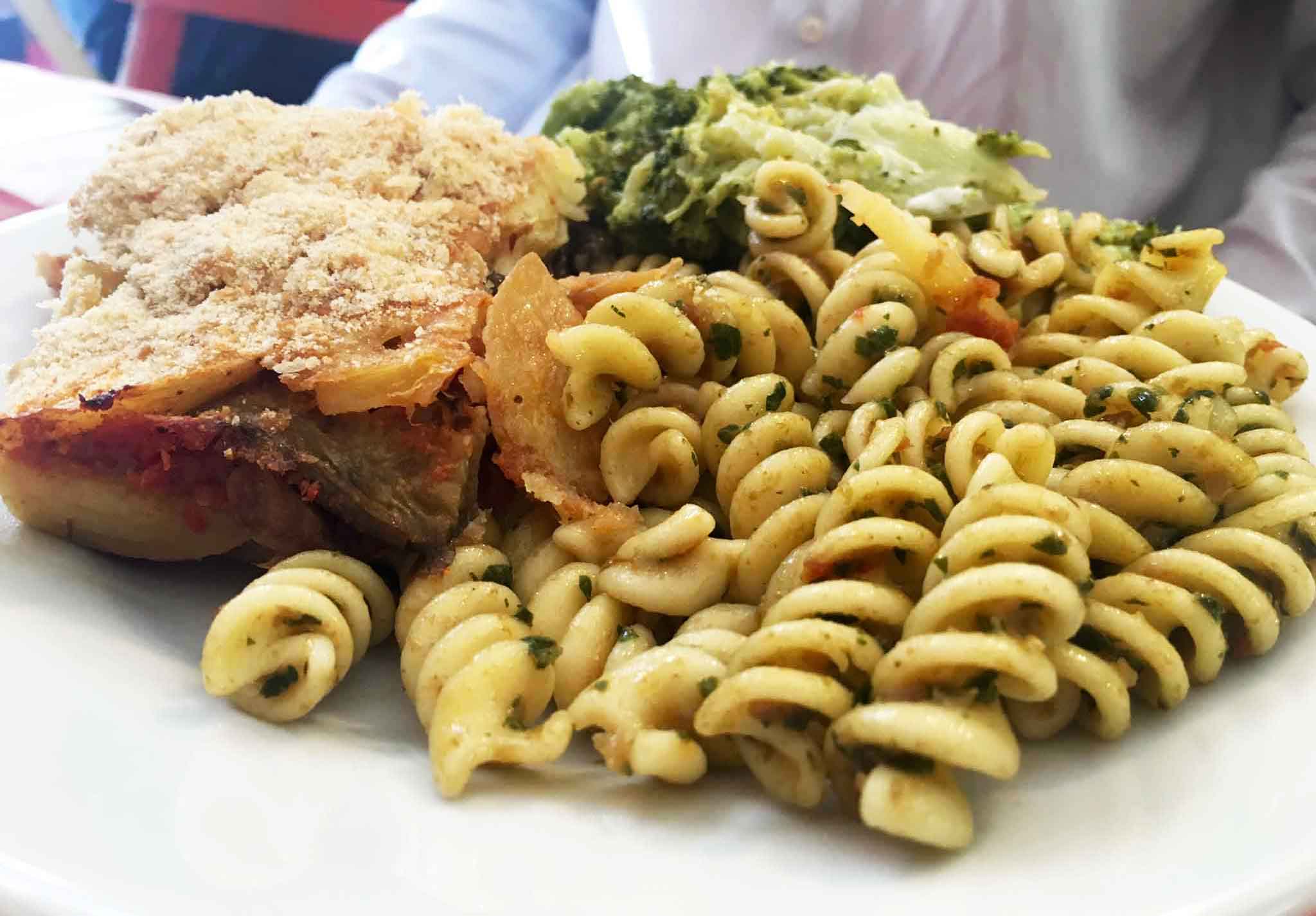 Milano. Latteria Cicala per mangiare un pranzo completo con 8,50 €