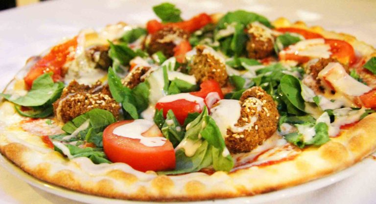 Milano. Il Moro 2 ovvero la pizzeria egiziana che fa la pizza con i falafel