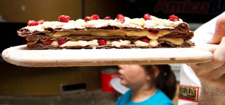 Lezioni di Pizza. Millefoglie dolce di con impasto al cioccolato