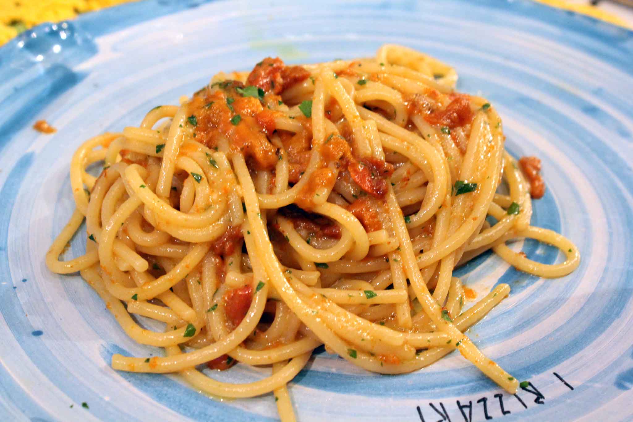 Augusta. Tutta la gioia degli spaghetti ai ricci di mare e dei gamberi di Sicilia