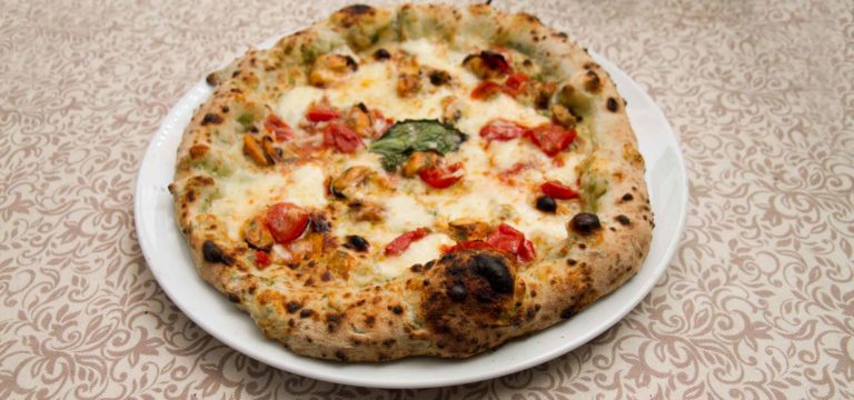 Diego Vitagliano fa il Maradona della pizza cioè il numero 10