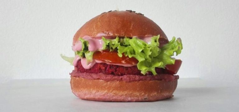 Hamburger vegani. Flower Burger inaugura a Roma con Marco Bianchi