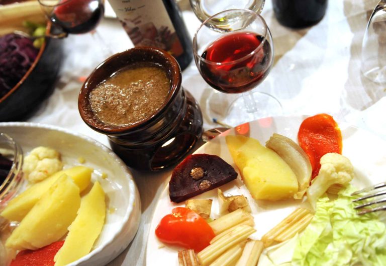 10 cose da fare per il BagnaCauda Day, compresa la ricetta della bagna cauda