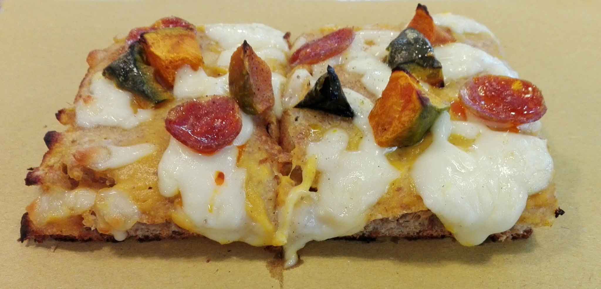 Milano. Pandemonium apre con pizza di farina integrale a 2,50 € ed entra nella Top Five pizzerie