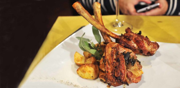 Toscana. Carne e ancora carne ad ottimo prezzo all&#8217;osteria AnoniMax nelle Crete Senesi