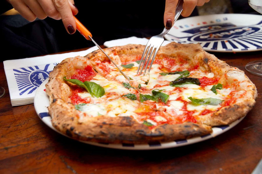 Alberto Grandi attacca la pizza di Napoli ma dove sono le prove?