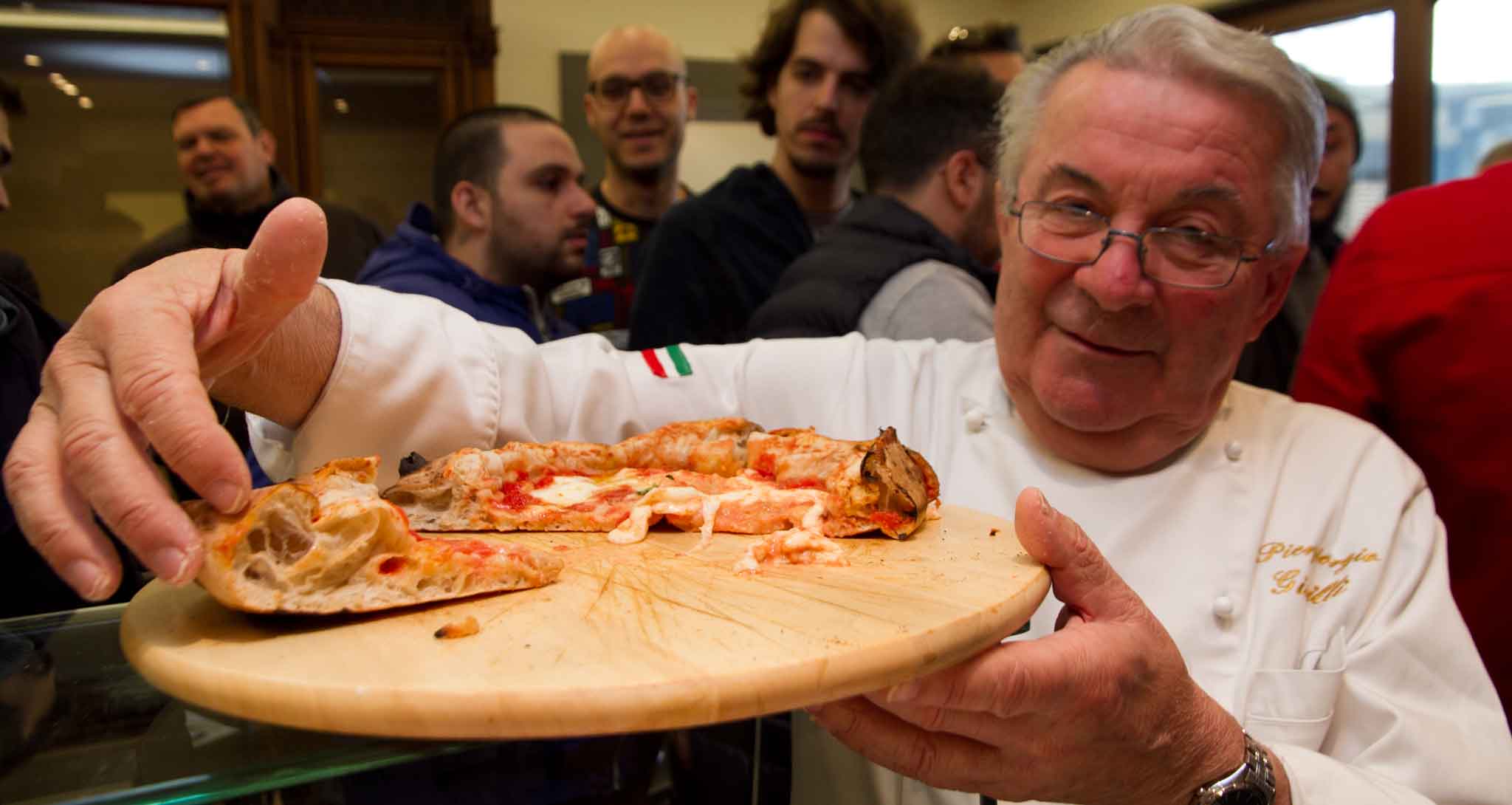 Lezioni di Pizza. Le 20 regole del canotto di Piergiorgio Giorilli