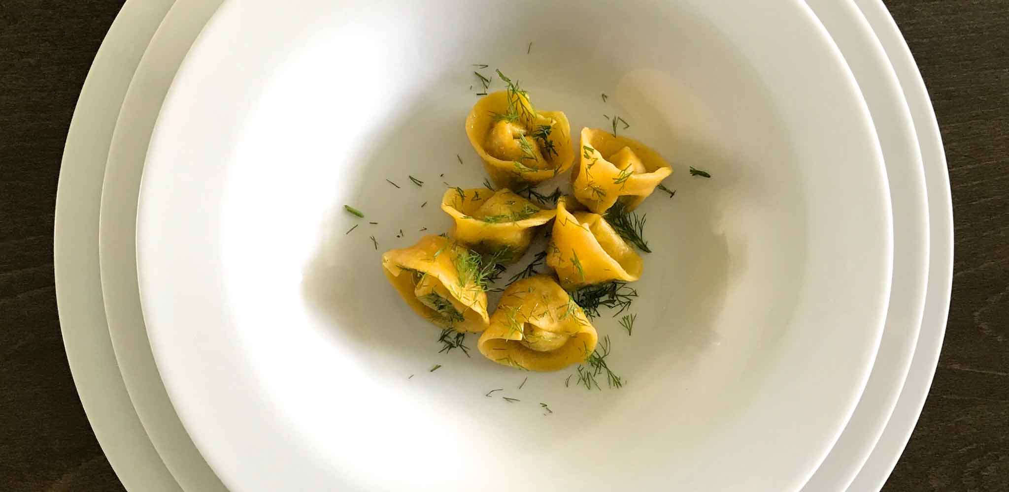 Burro e alici. La ricetta perfetta dei tortelli con la &#8220;mozzarella di bufala&#8221; di Antonello Colonna