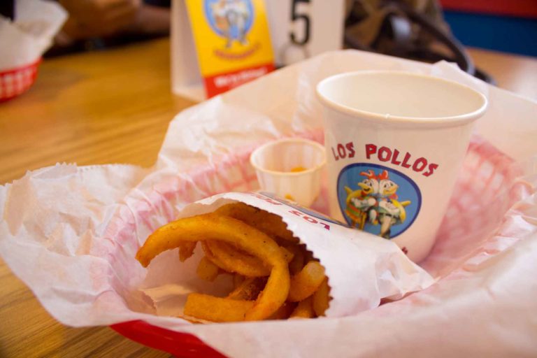 Los Pollos Hermanos apre a Roma e a Milano con il suo mitico pollo fritto