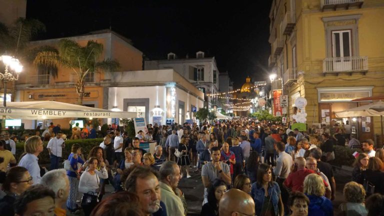 Festa a Vico. La Repubblica del Cibo raccoglie  90 mila € in beneficenza!