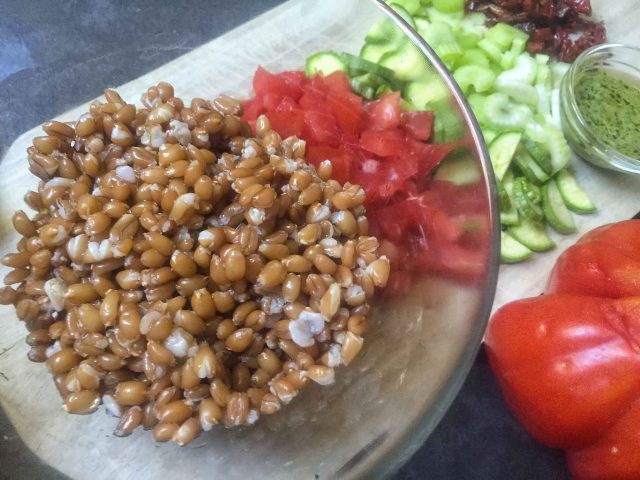 Antipasti veloci per Ferragosto, insalata di farro