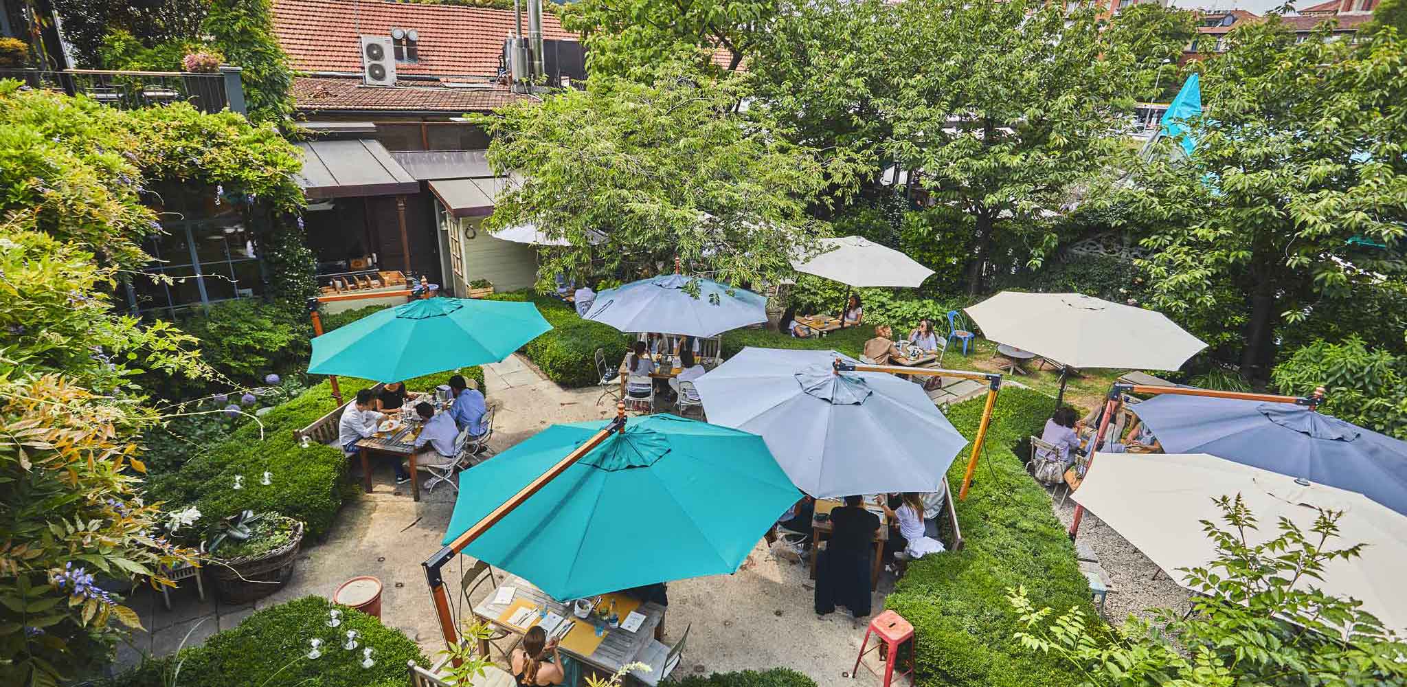 Milano. Quanto vi costano ostriche, caviale e champagne in Terrazza Al Fresco