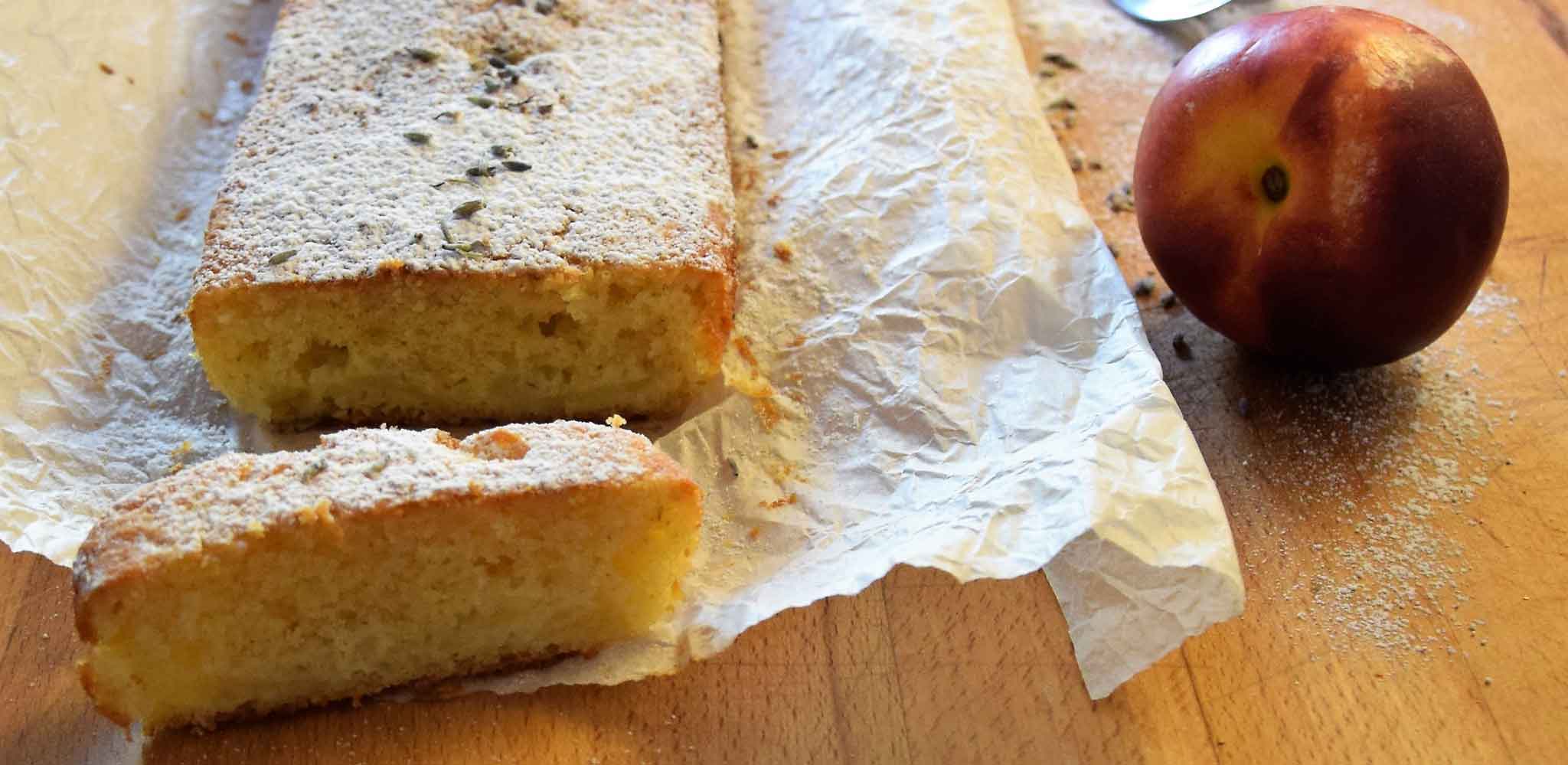 La ricetta del plumcake è perfetta con pesche tabacchiera, yogurt e farina Tipo 1