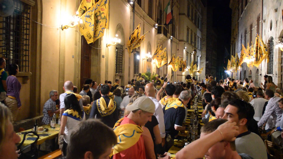 Palio di Siena. La guida completa per cenare in contrada a Ferragosto