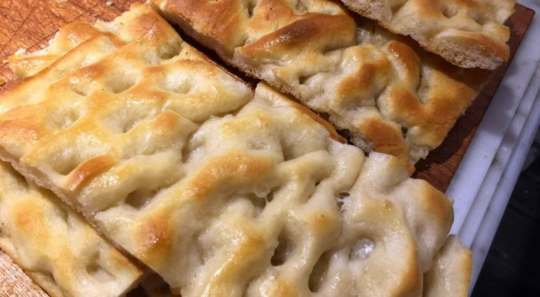 11 indirizzi da focaccia ligure a pansotti per mangiare, bere e fare la spesa a Rapallo