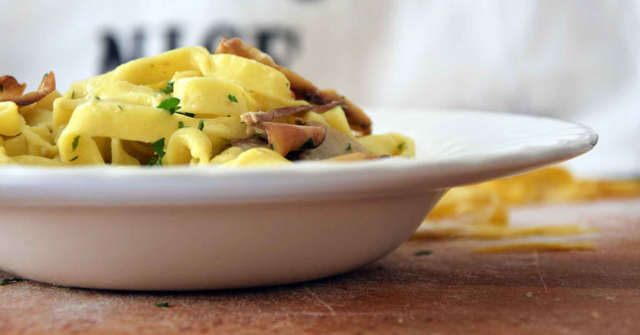 Tagliatelle ai porcini. La ricetta perfetta per fare la pasta a mano