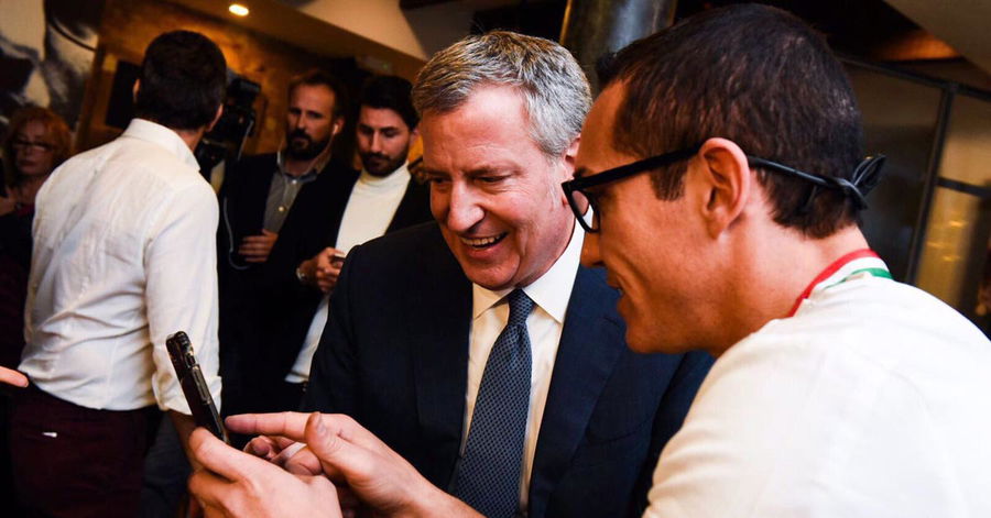 Tutte le foto di Gino Sorbillo con il sindaco Bill de Blasio che spiegano il successo stellare di New York