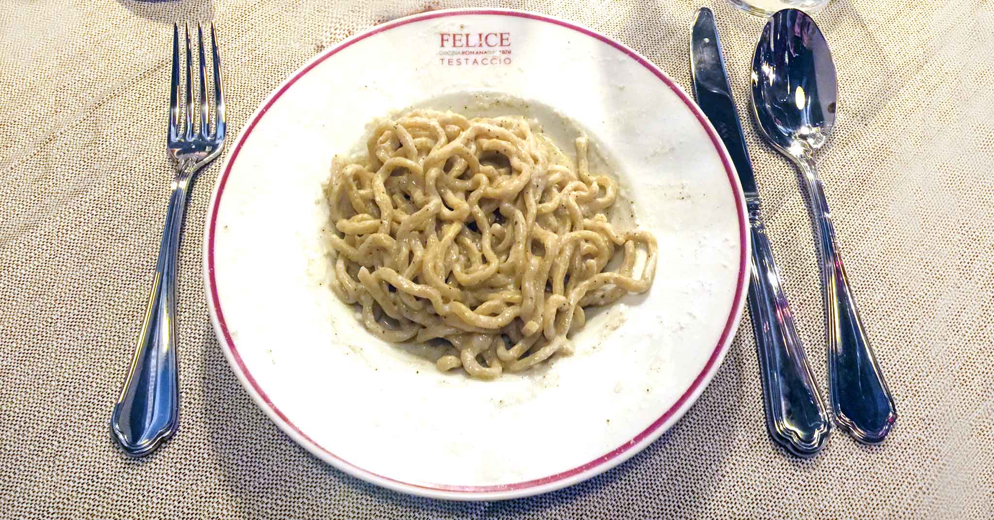 Felice a Testaccio a Milano. Menu e prezzi del ristorante amato per cacio e pepe e cucina romana