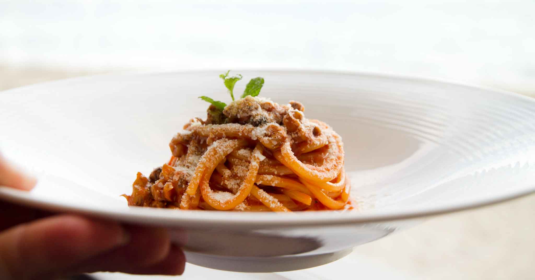 Napoli. Palazzo Petrucci vi fa impazzire con i suoi spaghetti di mare