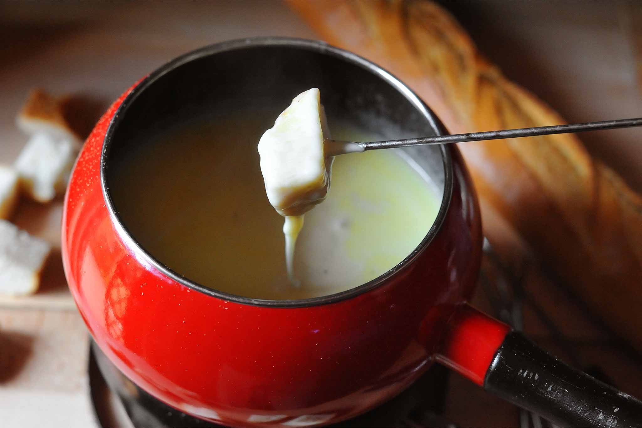 Fonduta di formaggio, la ricetta che sconfigge il freddo intenso