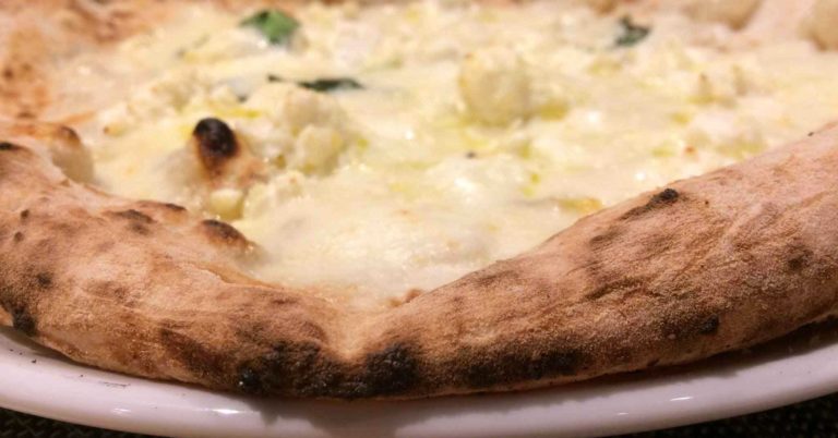 Milano. La migliore Pizza della Settimana è Sardegna di Gino Sorbillo Gourmand