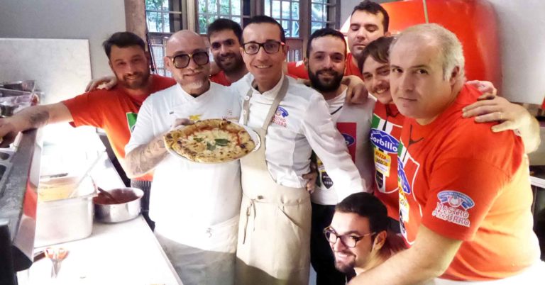 Caserta a Napoli. Francesco Martucci da Gino Sorbillo dopo la presentazione del calendario One Pizza 2018