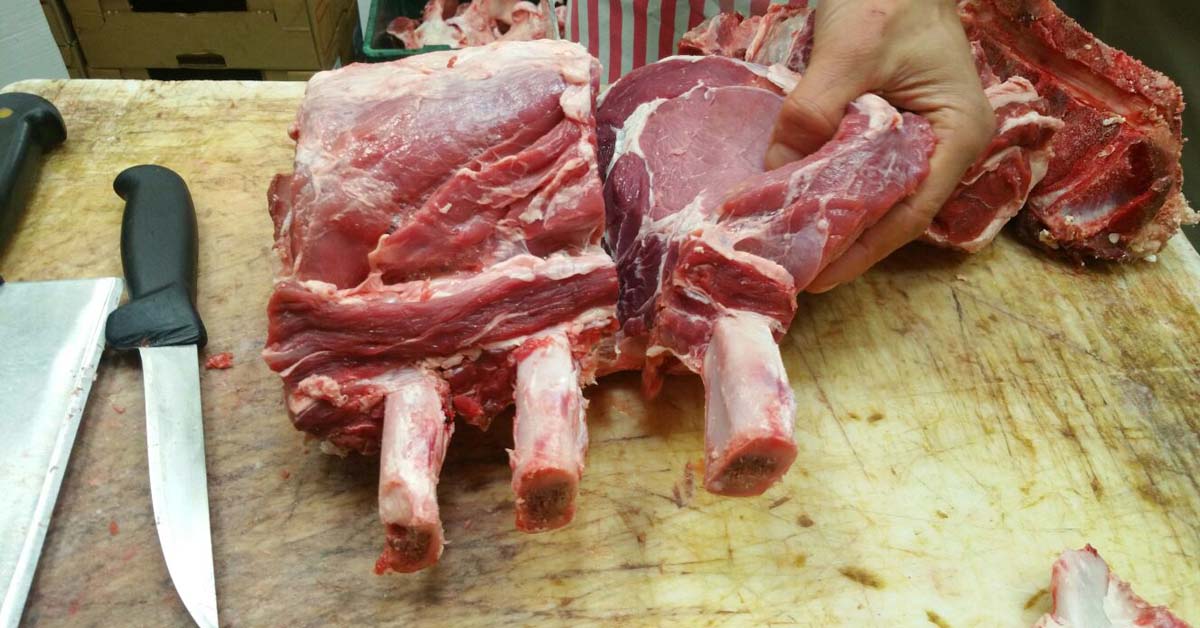 Milano. Bakker per mangiare la carne alla brace frollata a lungo