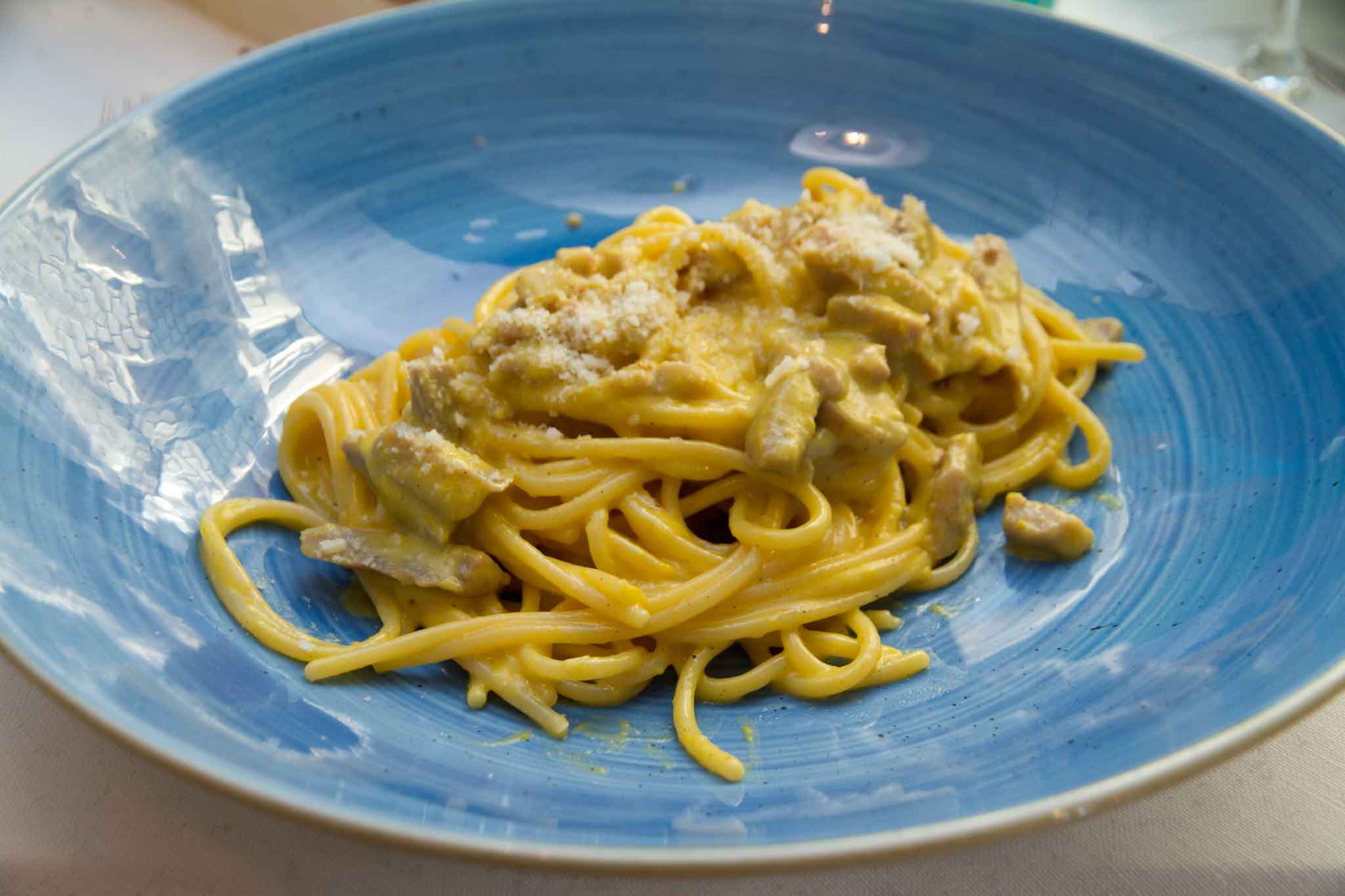 Carbonara di mare, la ricetta con il tonno affumicato di Pescheria Salerno