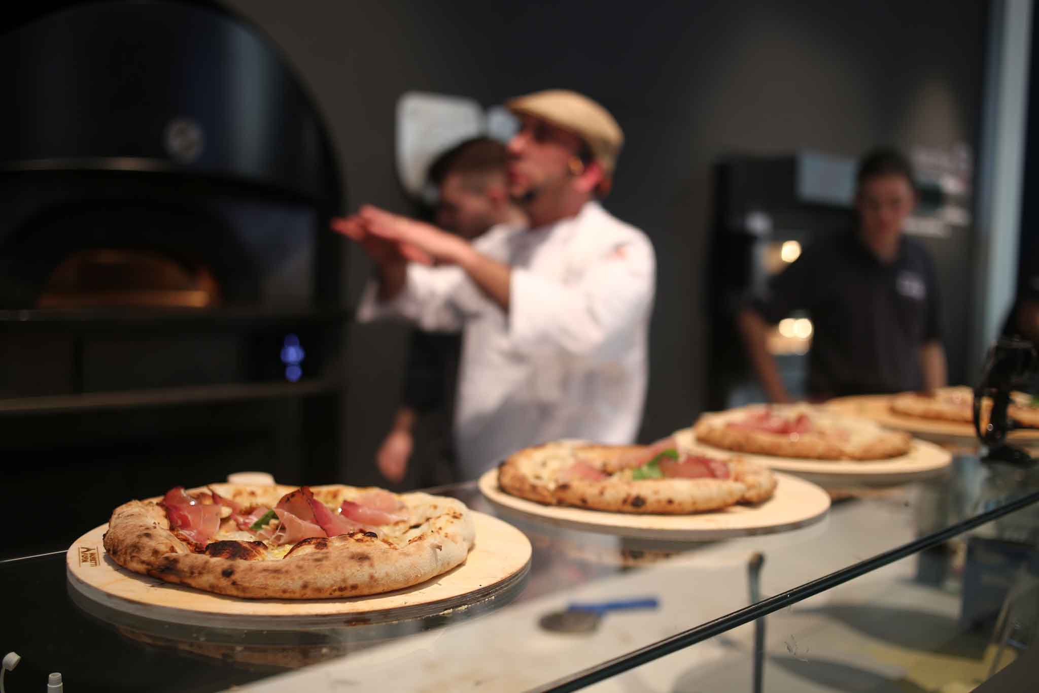 Lezioni di Pizza. La veloce napoletana di Simone Fortunato