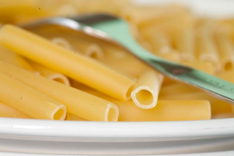 La pasta liscia è migliore della pasta rigata, dice Gennaro Esposito