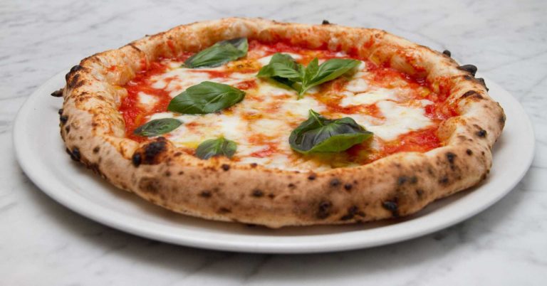 Pizza Margherita. Le 10 pizzerie migliori sono a Napoli