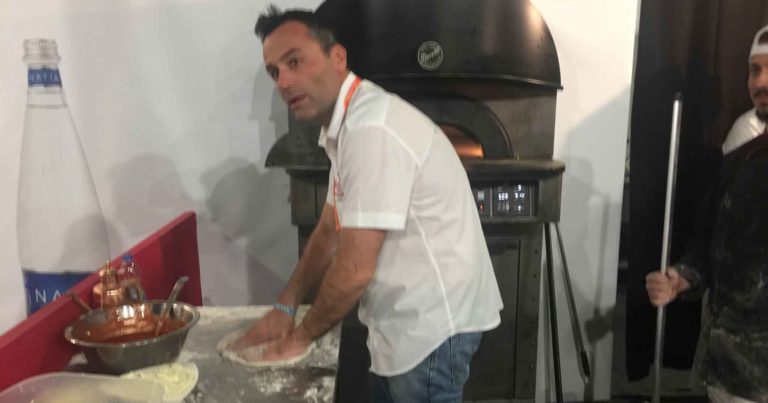 Clamoroso. Anche Alessandro Condurro della pizzeria da Michele sdogana il forno elettrico