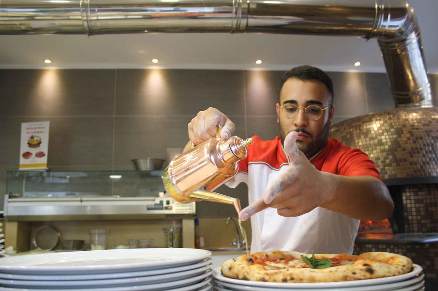 Menu e prezzi della nuova pizzeria Radici che apre a Telese Terme