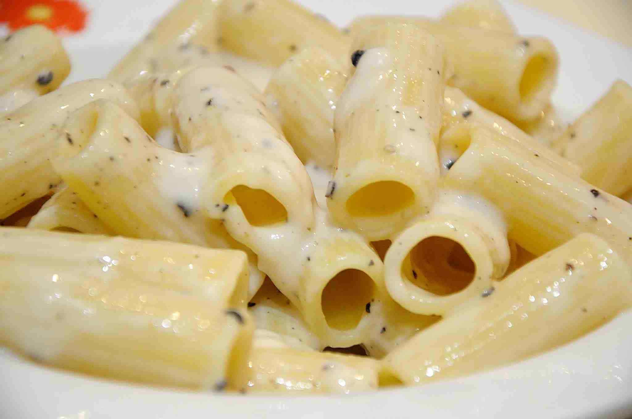 Cacio e pepe, la ricetta scientifica per farla cremosa il giusto