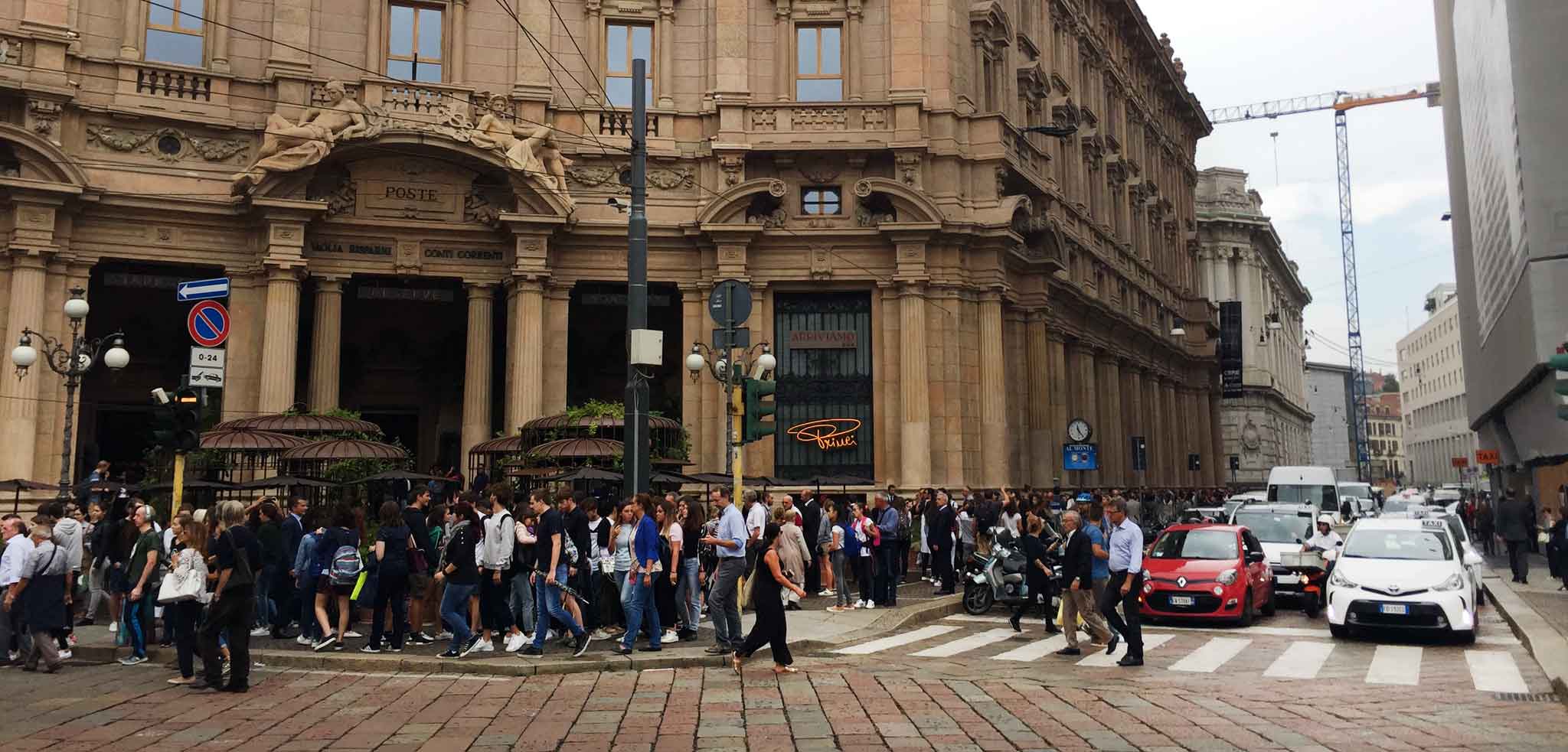 Risultati immagini per CAFFE' STARBUCKS A MILANO IMMAGINI?