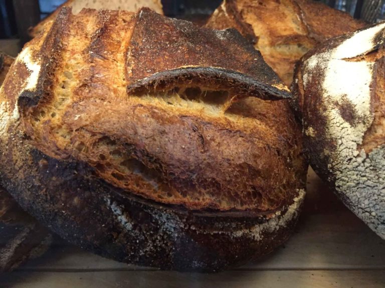 Milano. I menu e il pane di Forno Collettivo che vi porta indietro nel tempo