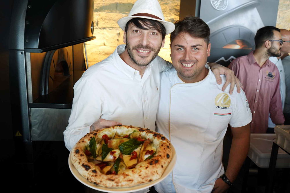 pizza con parmigiana di melanzane di Salvatore Lioniello