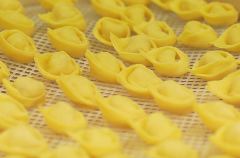 Modena. Massimo Bottura inaugura Il Tortellante